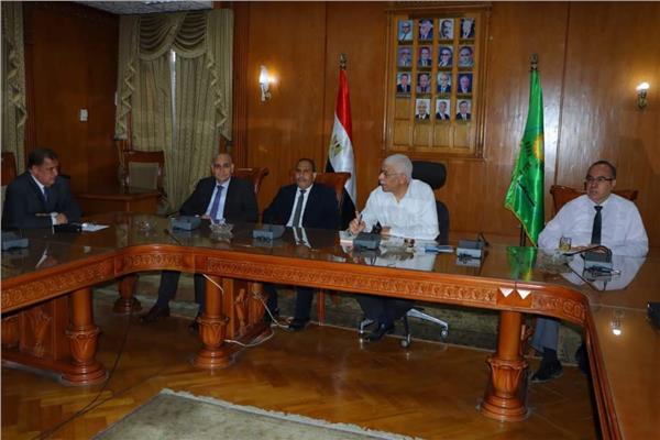 رئيس جامعة المنوفية يستعرض الخطة الاستثمارية 