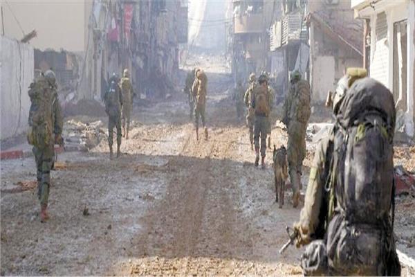 جنود جيش الاحتلال يواصلون جرائمهم فى قطاع غزة
