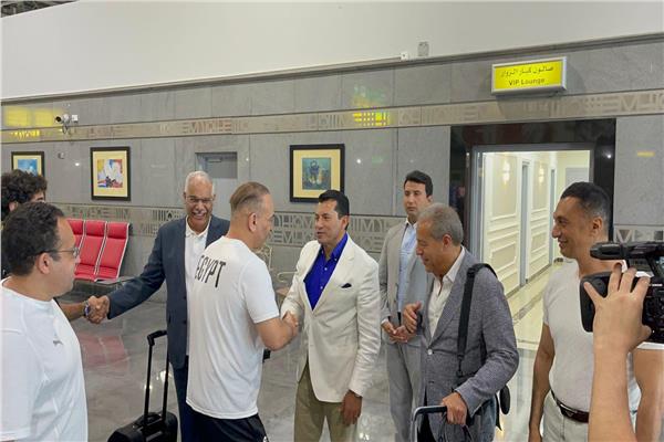 صبحي يؤازر بعثة المنتخب
