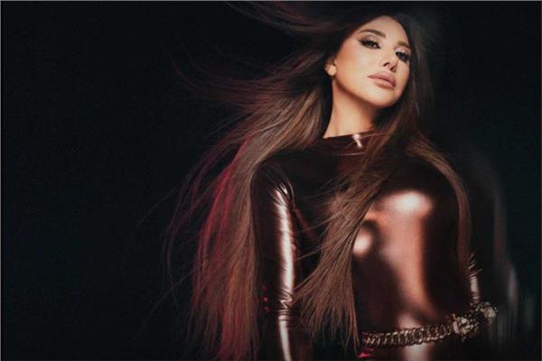 الفنانة  نجوى كرم