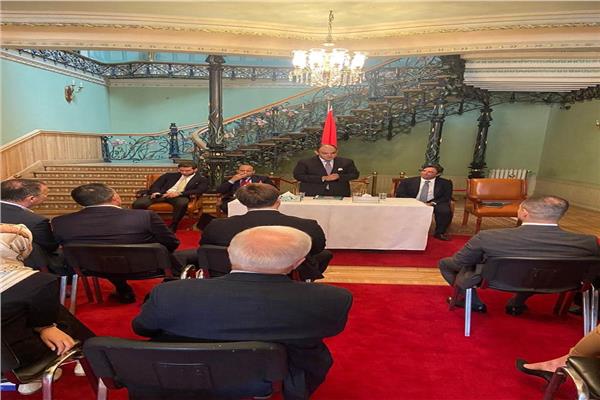 صورة موضوعية للقاء 