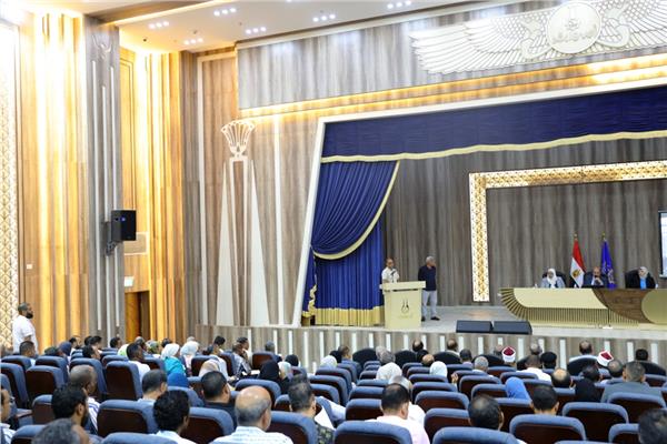 اللواء أشرف عطية محافظ أسوان