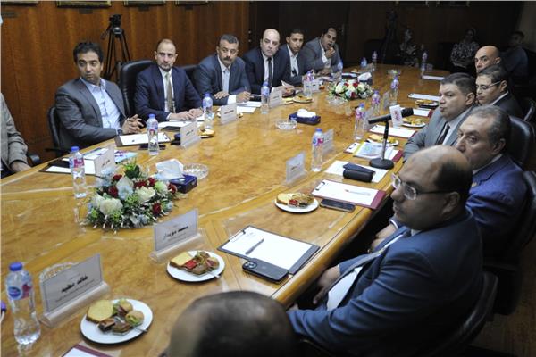 المشاركون في ندوة الطاقة النووية