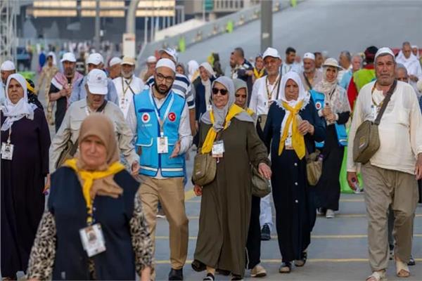 توافد الحجاج بيوم التروية إلى مشعر منى - صورة تعبيرية