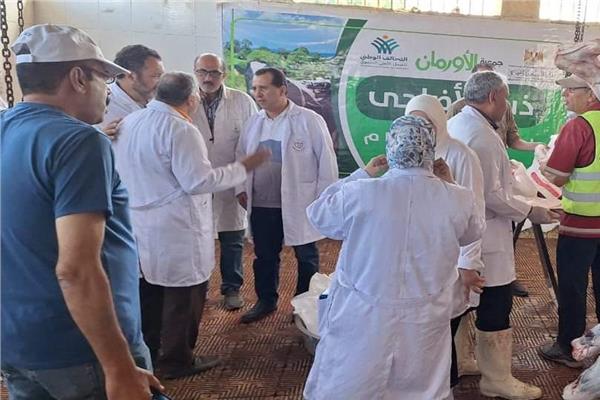 جانب من الاشراف ومتابعة عمليات ذبح الاضاحي