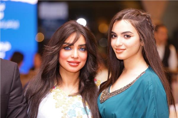 الاعلامية هبه عبدالعزيز ونجلتها