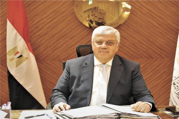  د.أيمن عاشور