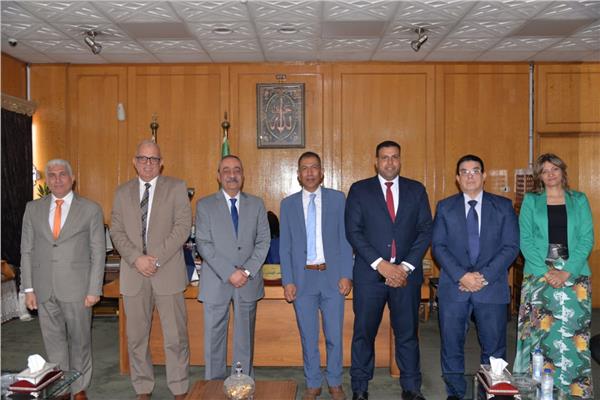 استقبل اللواء شريف فهمي بشارة محافظ الإسماعيلية