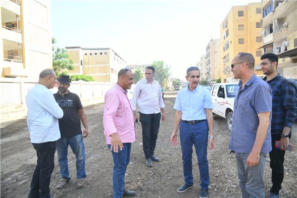 الدكتور طارق رحمي محافظ الغربية خلال جولات ميدانية