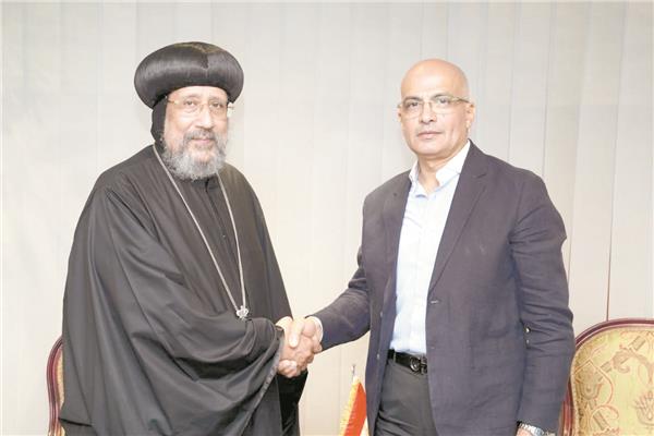 د. محمد زين العابدين اثناء استقباله رئيس المركز الثقافى الأرثوذكسي