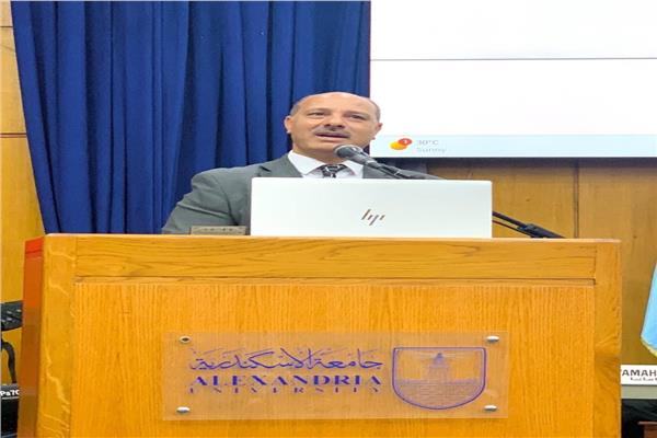 الدكتور عربى أبو زيد مدير مديرية التعليم بالإسكندرية