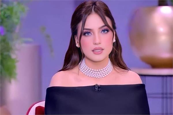ياسمين عز