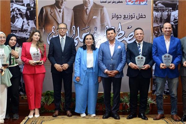 الكاتب الصحفي إسلام عفيفي