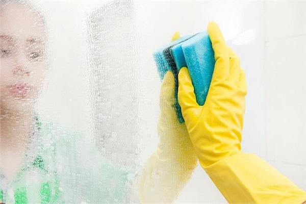 طريقة تنظيف وتلميع مرآتك
