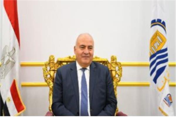 اللواء أشرف الداودى محافظ قنا