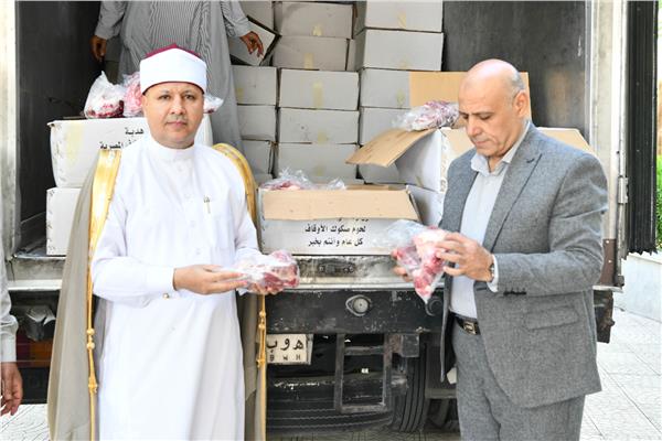 محافظ قنا