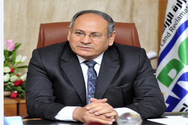  الدكتور عادل عبد العظيم 