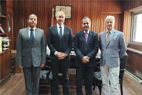 صورة موضوعية للقاء 