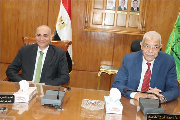 الدكتور أحمد القاصد رئيس جامعة المنوفية خلال الاجتماع
