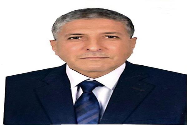  الدكتور ايمن حمودة