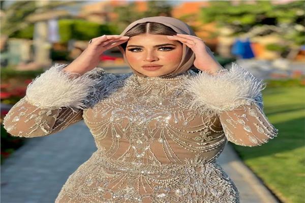 البلوجر نادين طارق