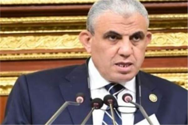 النائب عادل عبد الفضيل رئيس لجنة القوي العاملة بمجلس النواب