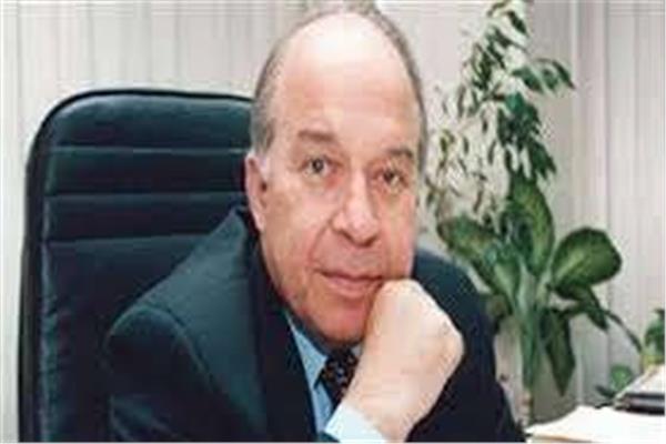 وزير الصناعة الاسبق علي فهمي إبراهيم