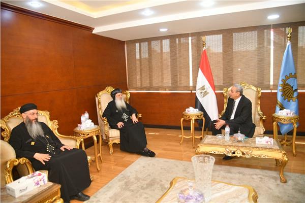 محافظ الغربية يستقبل مطران طنطا 