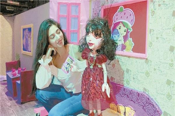 مايان السيد فى لقطه من مسرحية «ذات.. والرداء الأحمر»