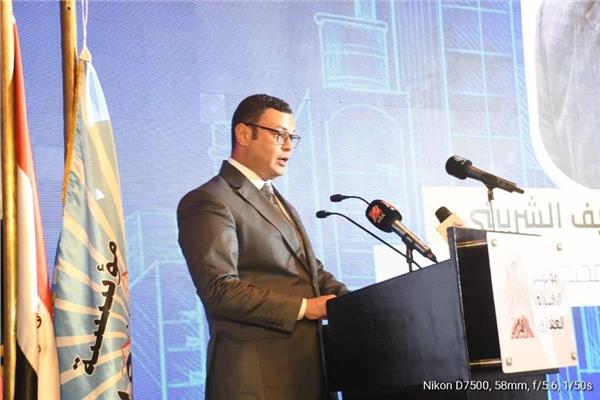 المهندس شريف الشربيني وزير الإسكان والمرافق والمجتمعات العمرانية
