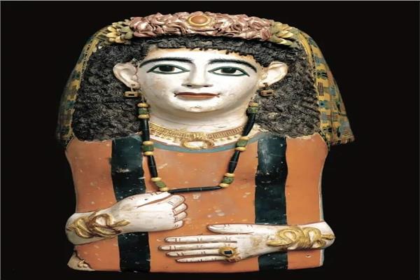 قناع امرأة رومانية من أسيوط