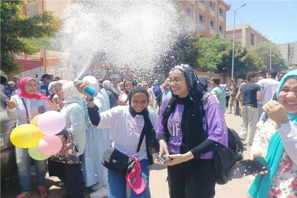 طلاب الثانوية العامة