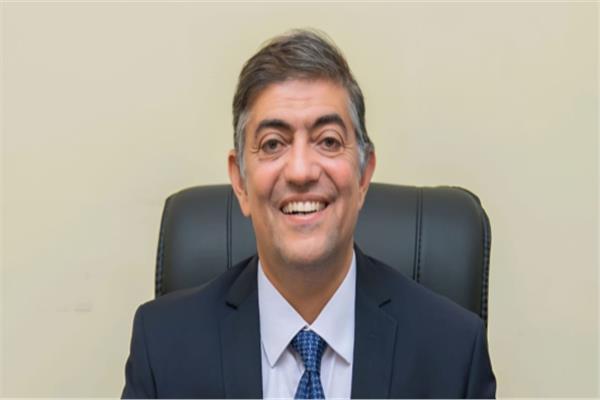 الدكتور هشام عبد العزيز رئيس حزب الإصلاح والنهضة