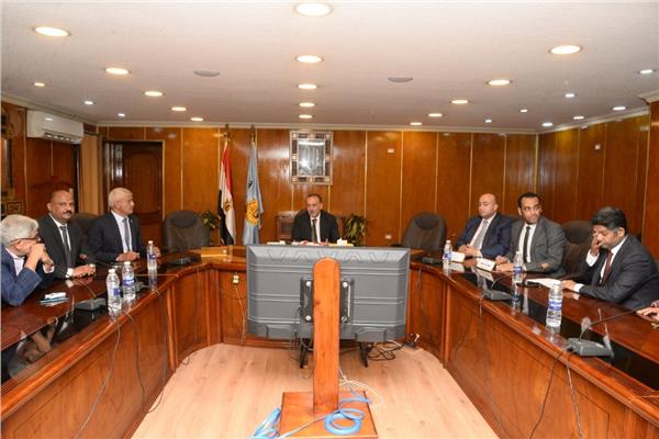محافظ أسيوط  خلال استقباله أمين حزب حماة الوطن وأمناء الأمانات النوعية