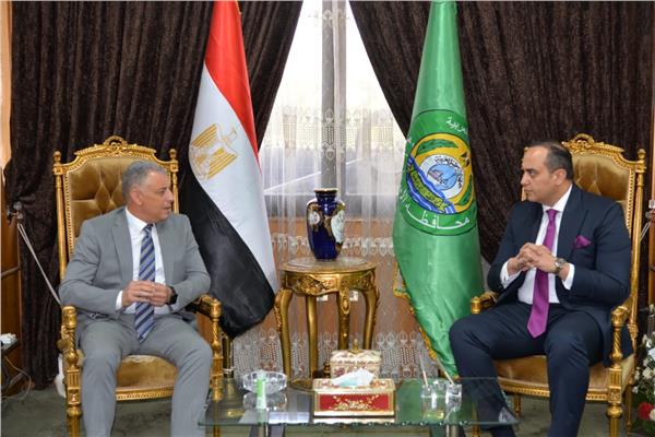 محافظ الإسماعيلية يستقبل رئيس الهيئة العامة للرعاية الصحية