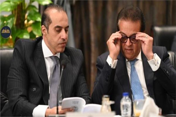 وزير الشئون النيابية والقانوني
