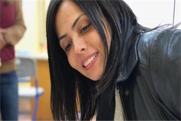 فتاة التجمع نبيلة عوض