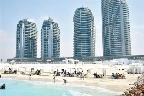 شاطئ بالعلمين مفتوح مجانًا للمصطافين