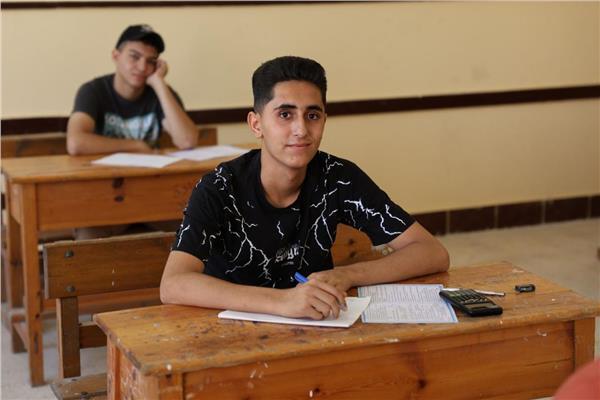 طلاب الثانوية العامة 
