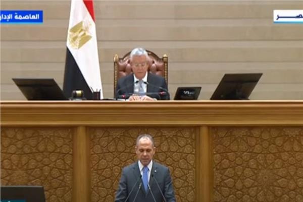 بدأ الجلسة العامة لمجلس النواب لمناقشة وتقرير اللجنة المشكلة لدراسة برنامج الحكومة الجديدة