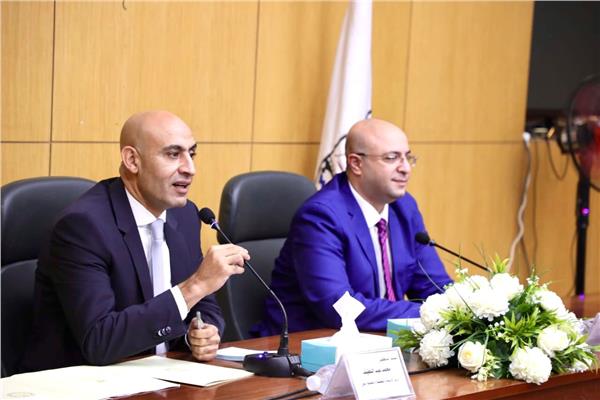 وزير التعليم ومحافظ بنى سويف يعقدان لقاءًا مع قيادات التربية والتعليم بالمحافظة 