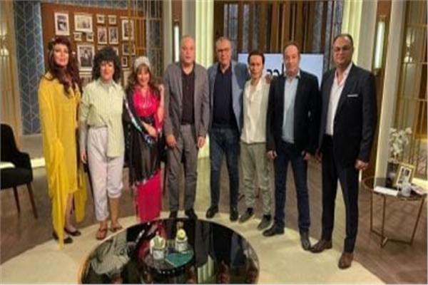 نجوم وأبطال مسرحية نوستالجيا 80/90 مع الاعلامي عمرو الليثي