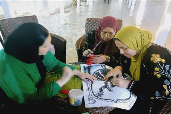  أسبوع المرأة بين الثقافة والفنون