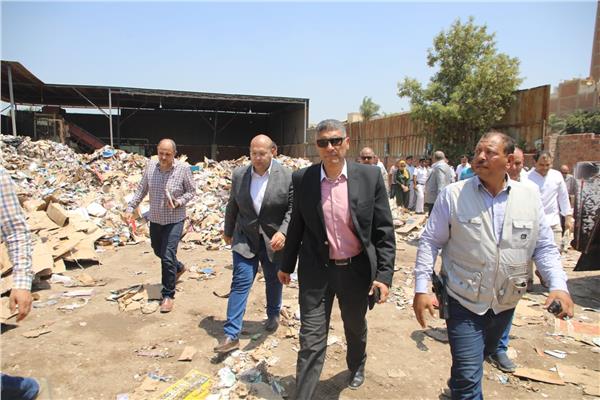 المهندس عادل النجار محافظ الجيزة خلال الجولة 