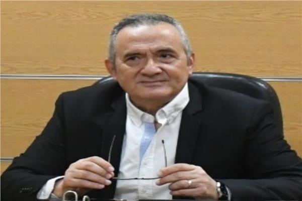 الدكتور معتز عزام 