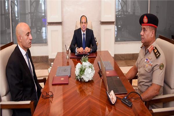 الرئيس عبدالفتاح السيسي أثناء الاجتماع
