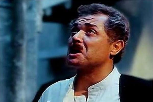 محمود عبد العزيز في لقطة من فيلم الكيت كات