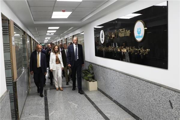 منظومة العمل بمركز سيطرة الشبكة 