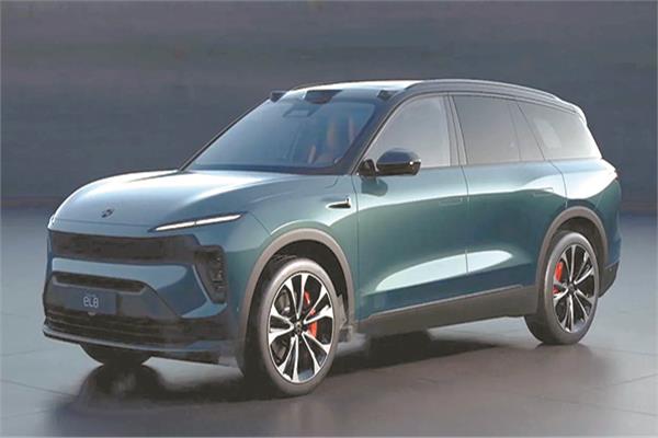 BMW iX وMercedes-Benz EQS SUV