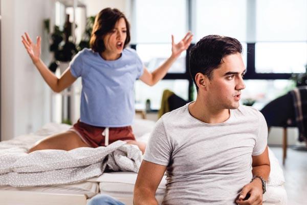 زوج تحت تهديد «القايمة»